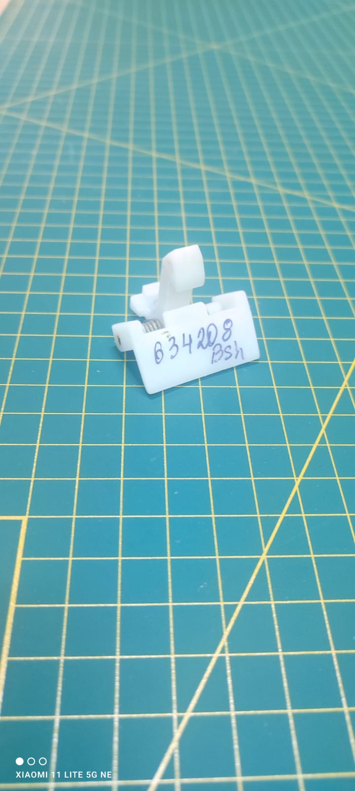 Крючок ручки люка Bosch 634208