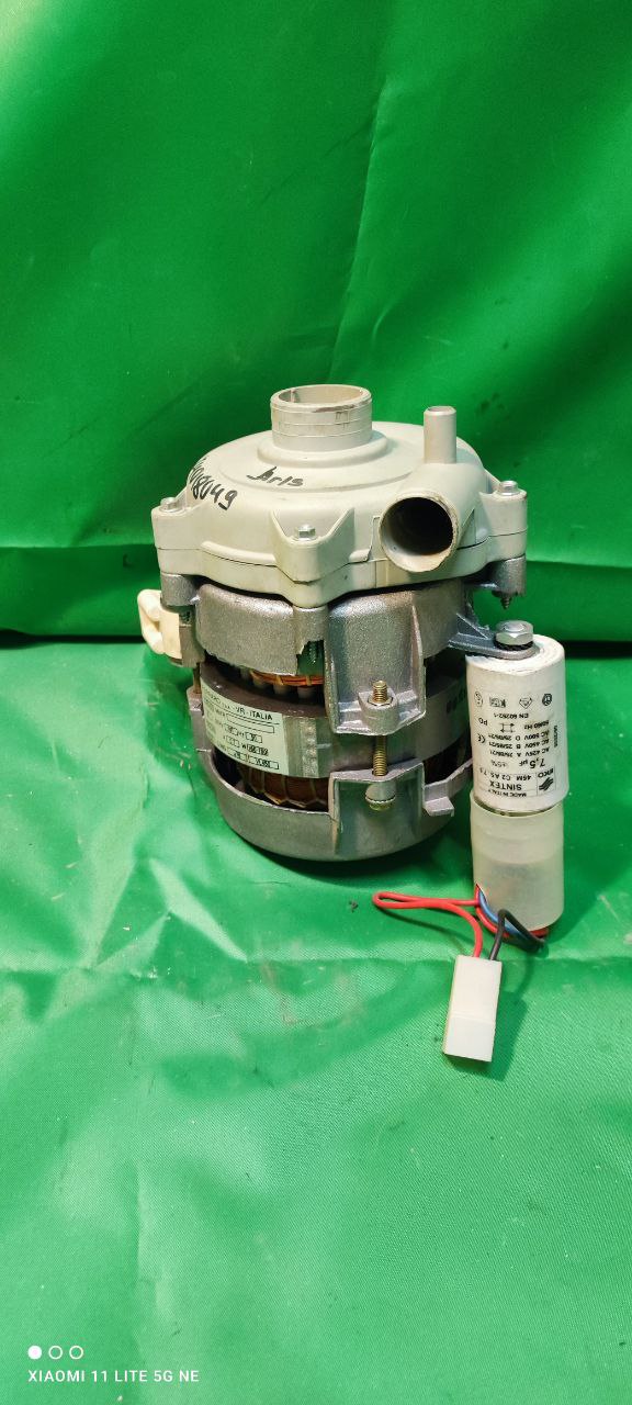 Рециркуляционный насос Ariston 174018049 2контакта