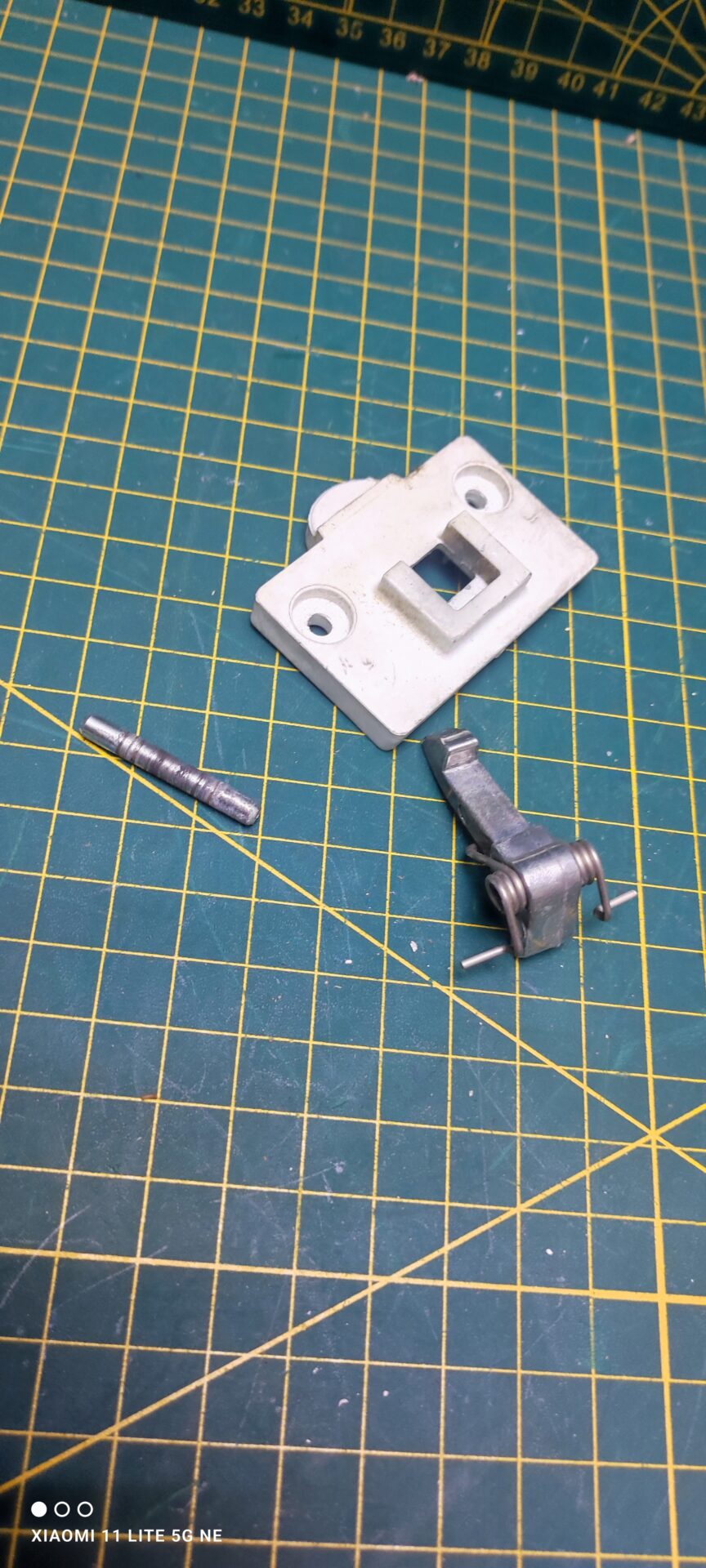 Крючок люка Beko 281618