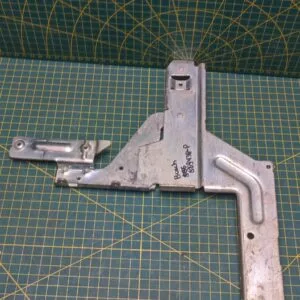 Петля Bosch 869438-p  для пмм