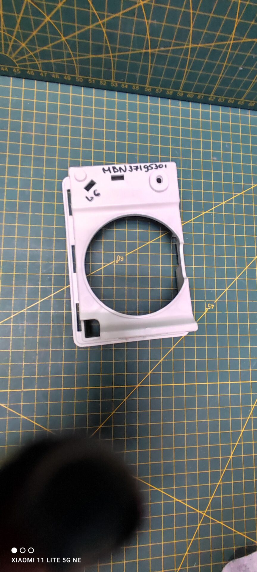 Опора крышки фильтра LG mbn 37195301