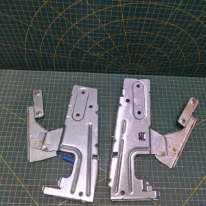 Петли Bosch 690943 пара для пмм