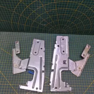 Петли Bosch 690943 пара для пмм