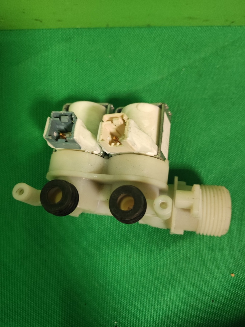 Клапан двойной Ariston w16003150500 микрофишка
