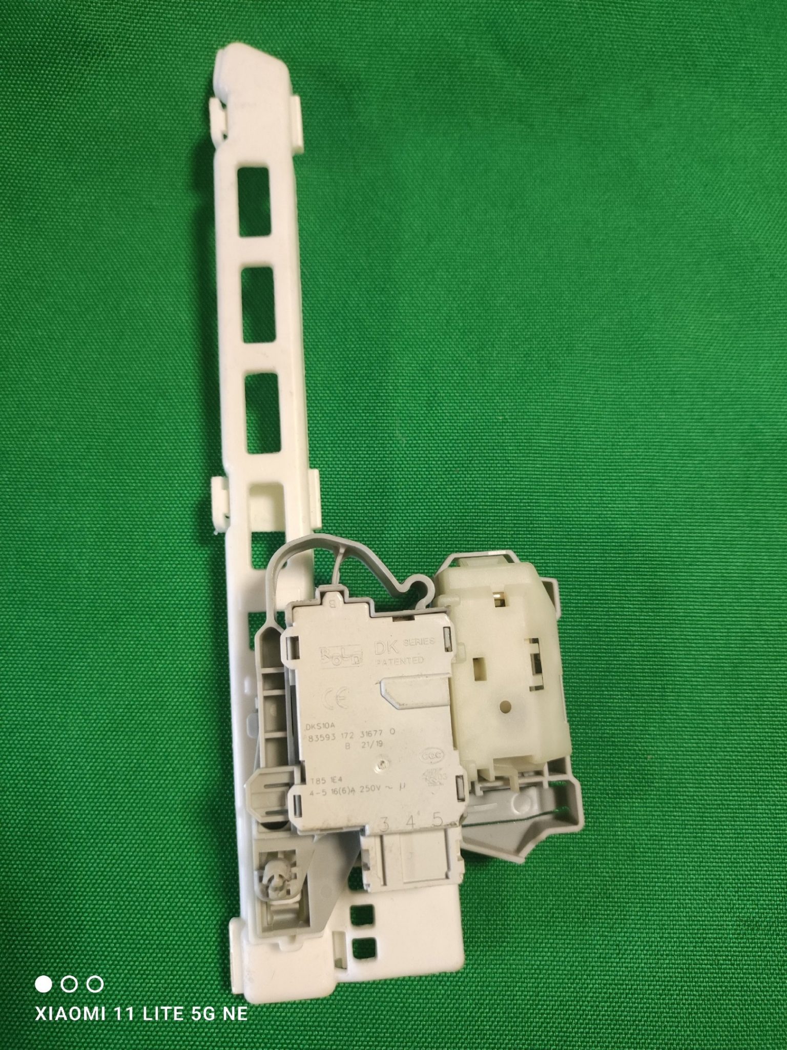 Замок люка (УБЛ) Ariston DKS10A