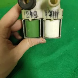 Клапан двойной Electrolux 124947111 фишка
