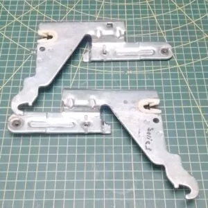 Петли Bosch 12005775 к посудомоечной машине (комплект)