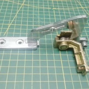 Петля люка Miele 4240213 (правая) к вертикальной стиральной машине