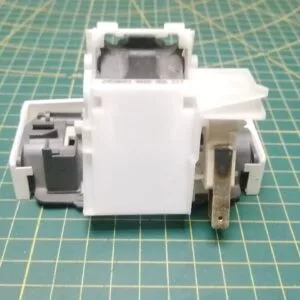 Замок дверцы люка Bosch 9000058217 к посудомоечной машине