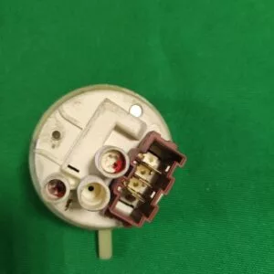 Прессостат Ariston 16002468200 для пмм
