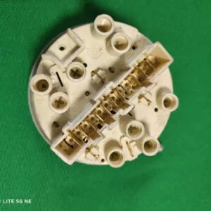Прессостат Ariston 16000943901